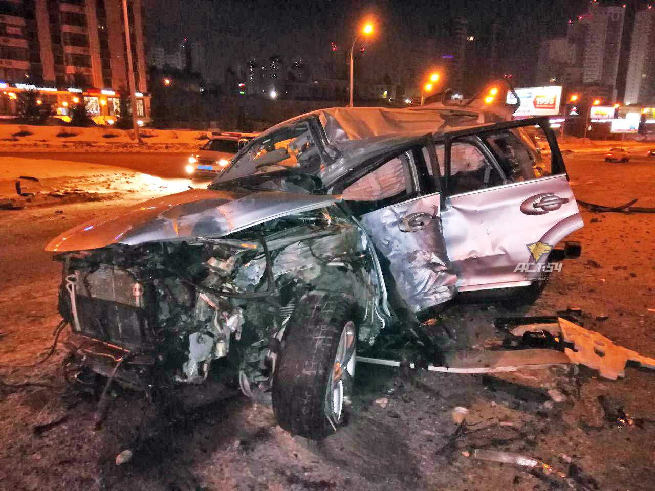 Смертельное ДТП в Новосибирске: водитель и пассажиры вылетели из иномарки