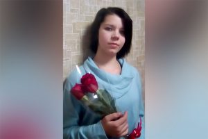 14-летнюю школьницу в красной шапочке ищут в Новосибирске