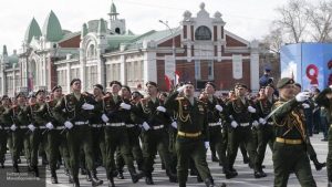 Парад Победы‍ состоялся в Новосибирске на площади Ленина