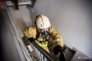 «Вертикальный вызов»: пожарные устроили скоростной забег на высотку‍