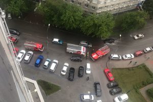 Сразу 3 автобуса загорелись в Новосибирске во время грозы