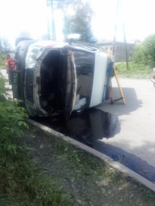 ДТП на Первомайке: «Скорая» опрокинулась на бок, пострадал водитель‍