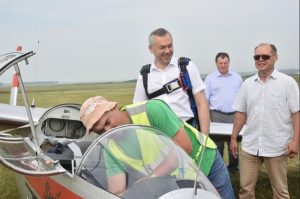 Пилота планера вызвали в прокуратуру после полёта с Травниковым