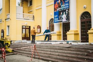 На Новосибирском музыкальном театре поменяли вывеску