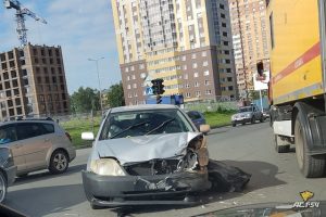 ДТП в центре Новосибирска‍ - у «Тойоты» вырвало колёса