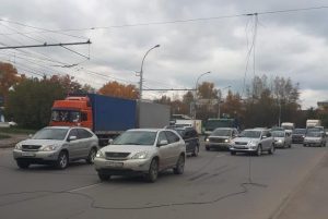 В Новосибирске образовалась пробка из-за оборванных проводов