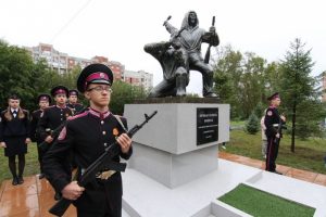Возле кадетского корпуса в Новосибирске открыли памятник бойцам 29-й лыжной бригады
