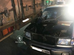 Два грузовика протаранили иномарки в Новосибирске