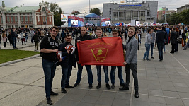 Новосибирск: полиция задержала комсомольцев на студенческом параде