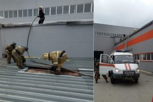 Пожарные Новосибирска потушили огонь на складе металлоконструкций