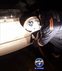 Спасатели МАСС пришли на помощь застрявшему в грязи водителю
