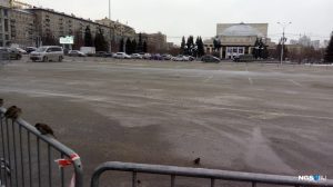 Новосибирск: на площади Ленина перекрыли парковку