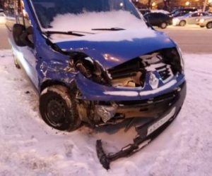 ДТП с Hyundai в Новосибирске: пострадала пассажирка Renault