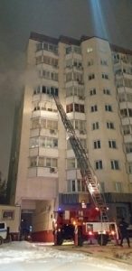Пожар в Новосибирске: 50 человек спасли из горящего дома