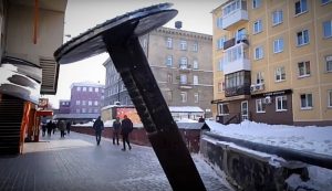 Новосибирец просит демонтировать памятник гвоздю на Студенческой