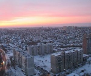 Красно-розовый закат над Новосибирском попал в Сеть