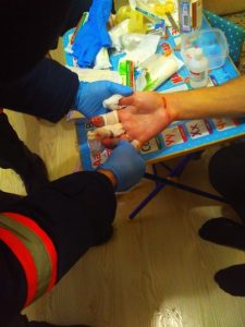 Житель Новосибирска обморозил руки после новогоднего корпоратива