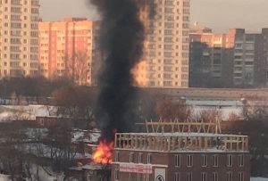 Новосибирск: над «Сибирским Моллом» поднялся столб дыма