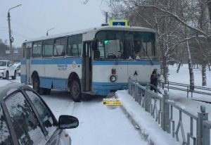 В Бердске ученик на автобусе ЛАЗ сбил женщину на "зебре"