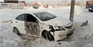 ДТП под Новосибирском: Hyundai влетел в грузовик, один человек пострадал