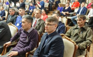 Отцы-одиночки Новосибирской области получили награды и 30 тысяч рублей
