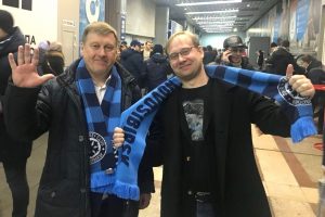 Анатолий Локоть разыгрывает в соцсетях два билета на матч «Сибири»