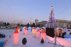 Мэр Локоть открыл новогодний городок на площади Ленина