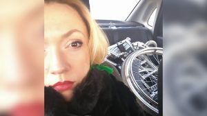 Новосибирский таксист отказался везти кресло пассажирки-инвалида