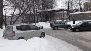 В Академгородке угнали такси и избили водителя