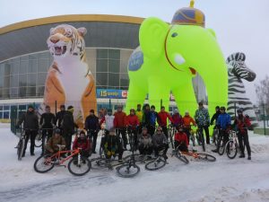 1 января в Новосибирске устроили заезд на велосипедах