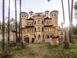 Под Новосибирском продают замок за 135 миллионов