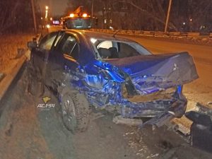 ДТП на Винаповском мосту: Mitsubishi врезался в отбойник