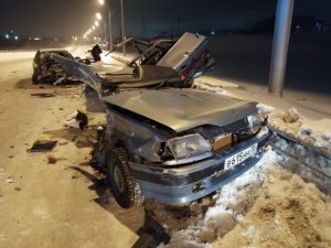 ДТП в Новосибирске: "Ладу" разорвало на части, погибла женщина