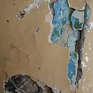Новосибирск: после сноса дома-коммуны потрескались стены соседнего здания