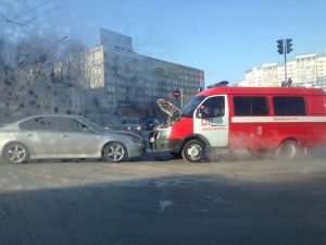 ДТП на площади Лыщинского: Subaru столкнулась с пожарным автомобилем