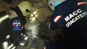 В новосибирском кинотеатре "Космос" рабочего раздавило бетонной плитой