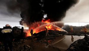 Крупный пожар в Новосибирске: горит склад с продуктами