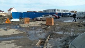 Новосибирск: жители многоэтажки в «Чистой Слободе» пожаловались на бурую воду с песком