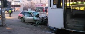 ДТП в Новосибирске: иномарка протаранила автобус