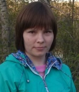 Женщина в вязаной розовой шапке пропала в Новосибирске