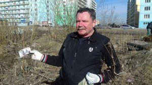Новосибирец нашел 500 рублей во время субботника