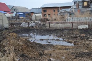 В зоне затопления Бердска под землю провалились 12 КамАЗов земли
