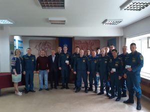Бердским пожарным вручили 14 знаков отличия ГТО