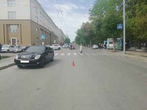 ДТП в Новосибирске: водитель на тонированном авто сбил пешехода