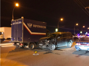 "Пьяное" ДТП в Новосибирске - человека раздавило между машинами