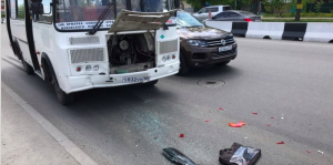 ДТП в Заельцовском районе: водитель ПАЗа врезался в иномарку