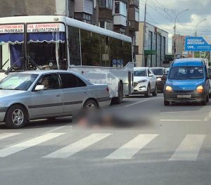 В центре Новосибирска пешехода сбили на «зебре»