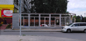 В Новосибирске незаконно пристроили магазин к жилому дому