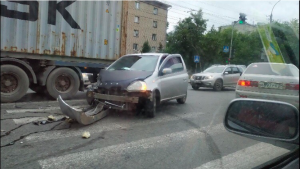 ДТП в Заельцовском районе - столкнулись Яндекс-такси и иномарка