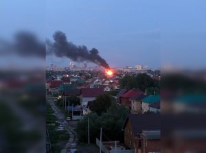 В Ленинском районе Новосибирска загорелся частный дом